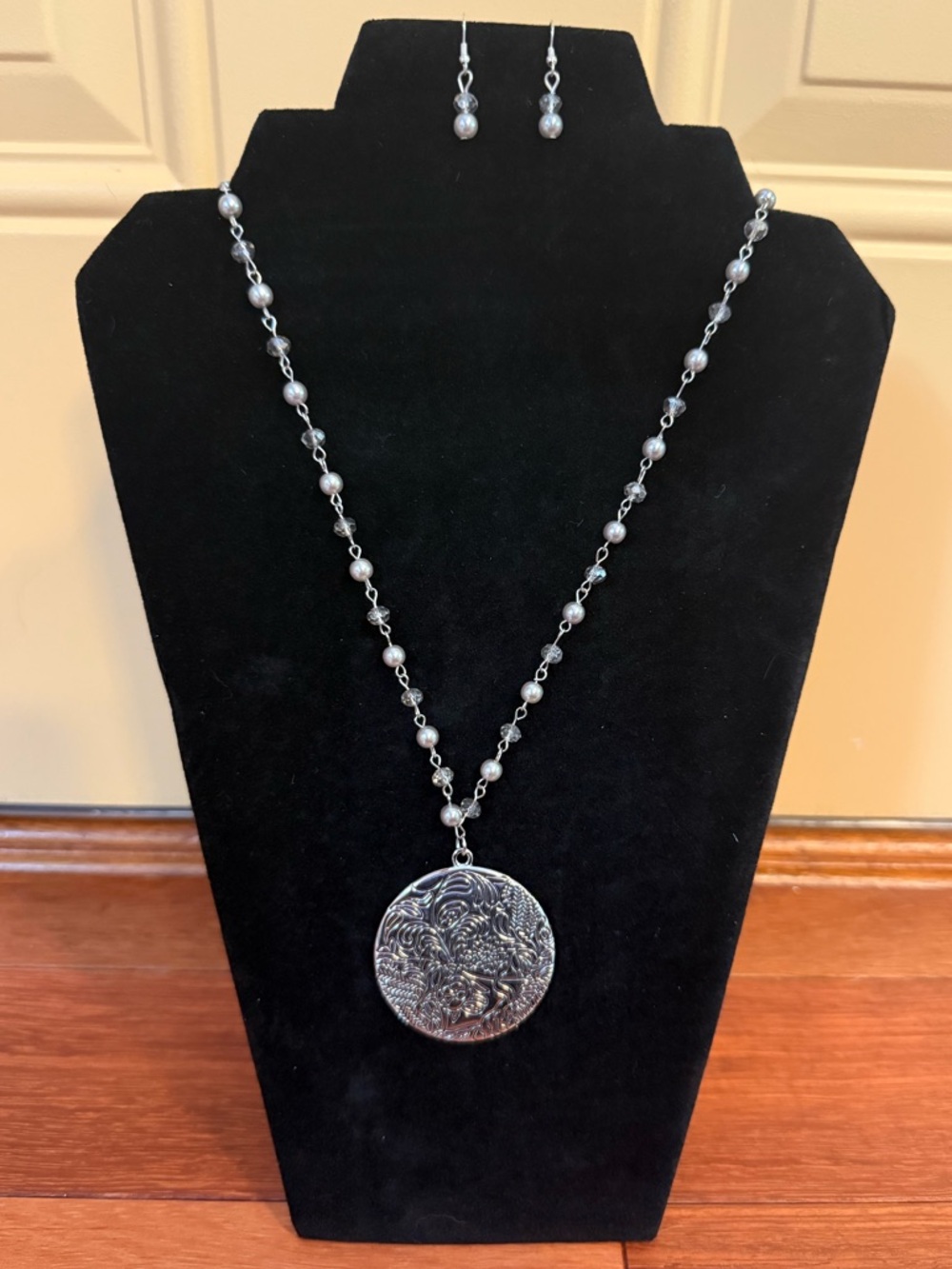 Silver Floral Medallion Pendant Necklace with Bead Chain & Earrings Set
